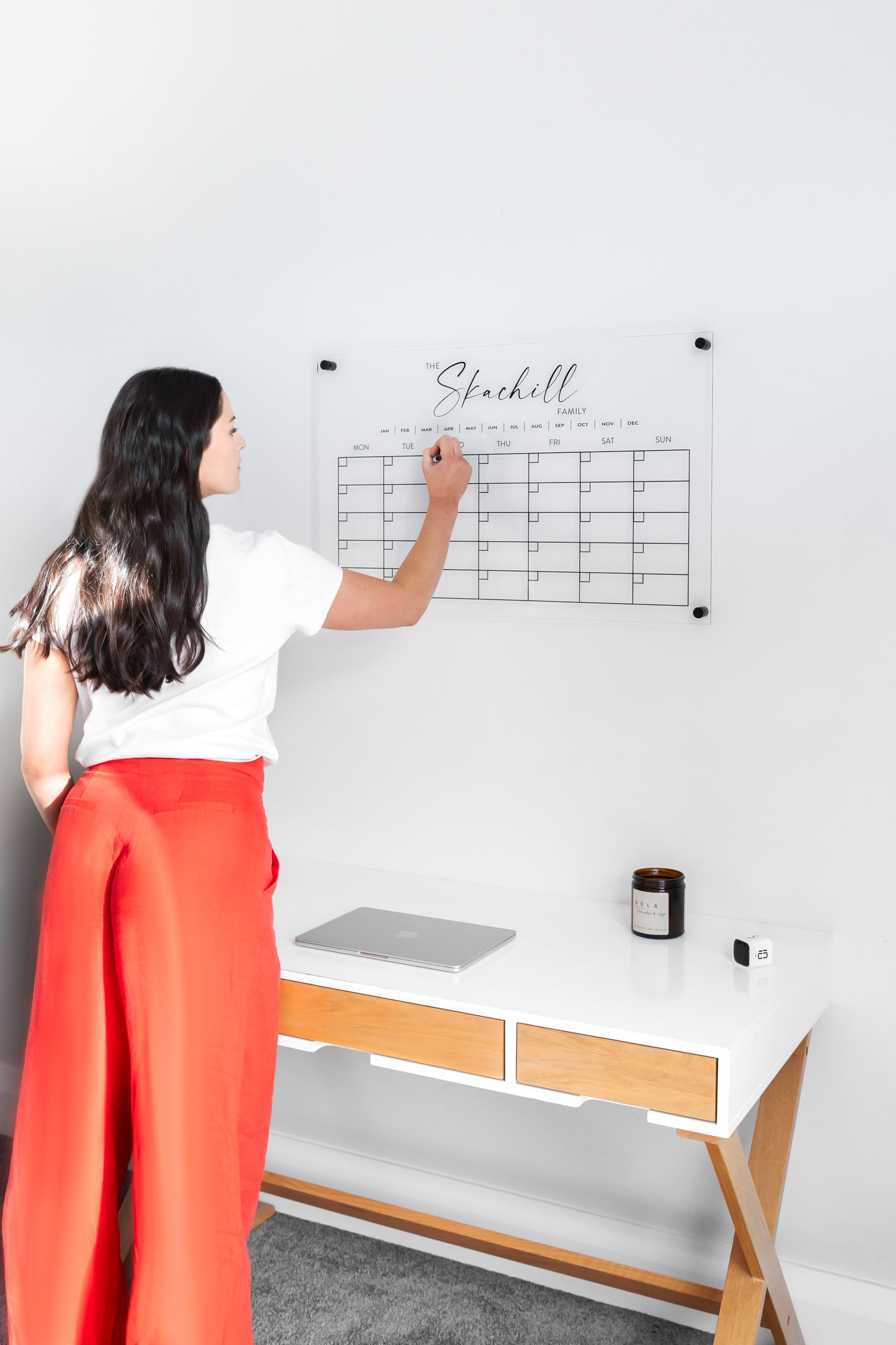 Customisable horizontal acrylic month planner with extra writing space, ideal for weekly scheduling. Popular with families and businesses. Designed and made in New Zealand.